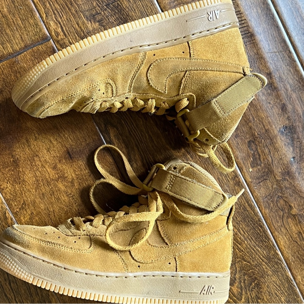 Nike Air Force 1 One High GS Wheat Flax Brown Suede 5Y = 6.5 Women's